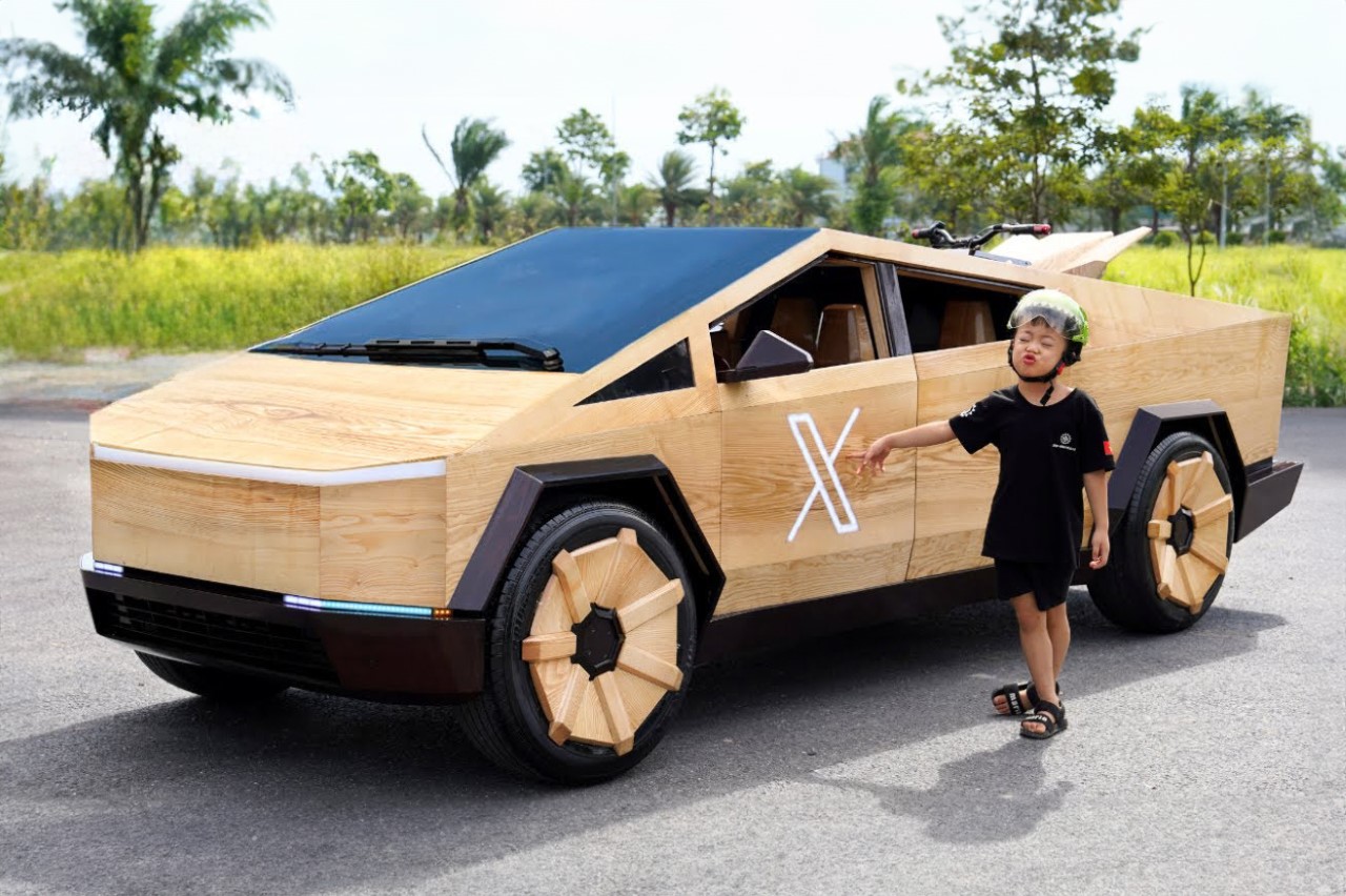 #This Dad Built a Working Cybertruck in 100 Days Out Of Wood, Along With the CyberQuad