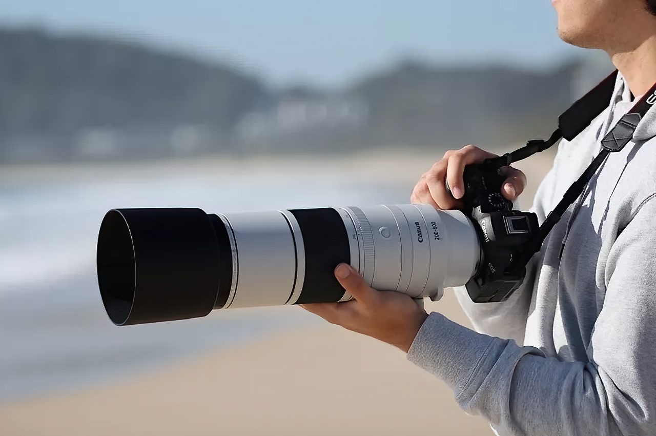 Canon RF200-800mm Lens for Distant Precision Shots
