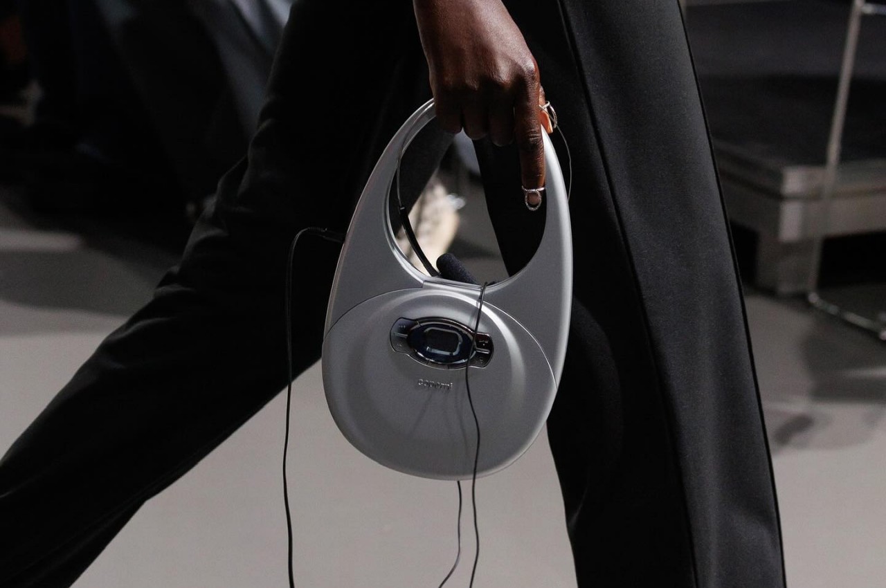 #CD-inspired Swipe bag brings aughts nostalgia to your arm