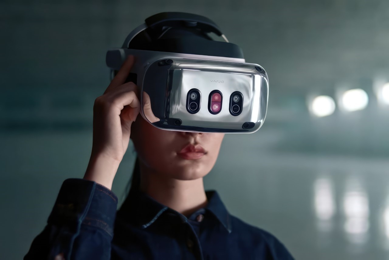 #This $3,990 Mixed Reality Headset is what Fortune 500 Companies Use to Access the Metaverse