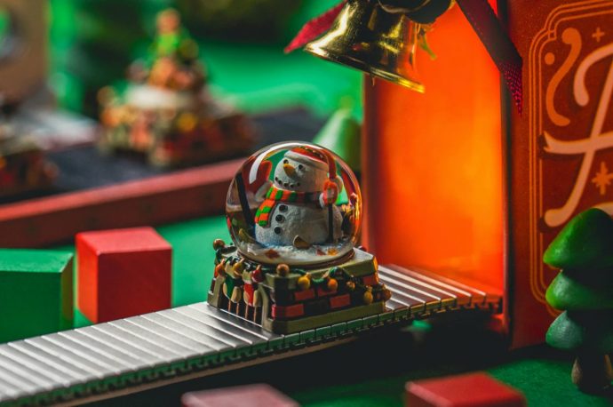 Dwarf Factory’s ArtiSANTA Keycaps Are an Excellent Stocking Stuffer