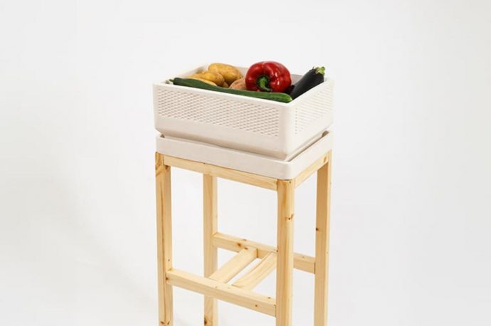 Electricity-free Refrigerator uses Natural Clay to Keep Food Fresh