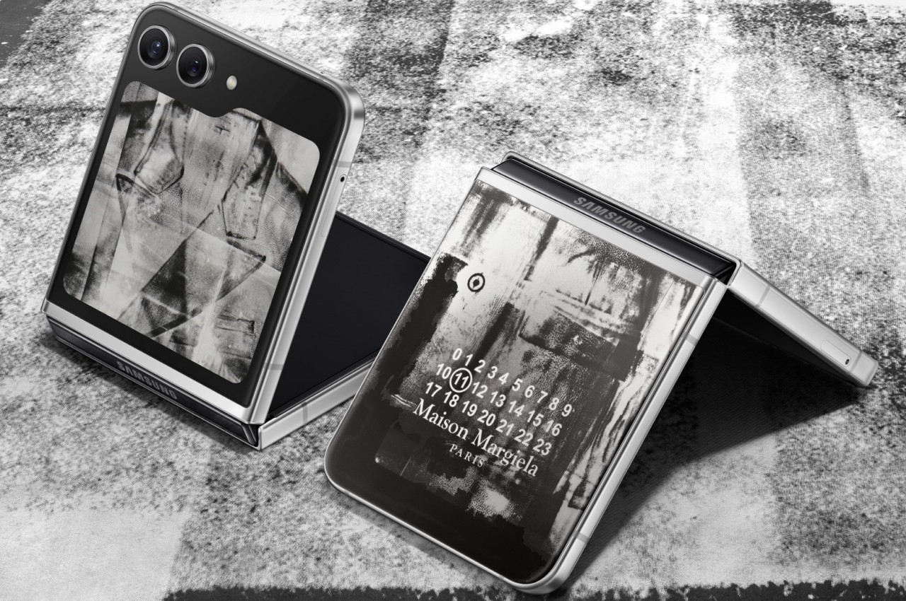 #Samsung Galaxy Z Flip 5 Maison Margiela Edition dips its toes into the haute couture world