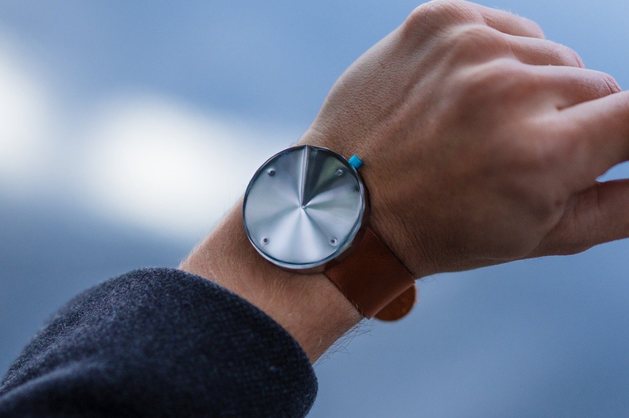 #This ultra-minimalist watch teaches you the importance of time by not telling the time