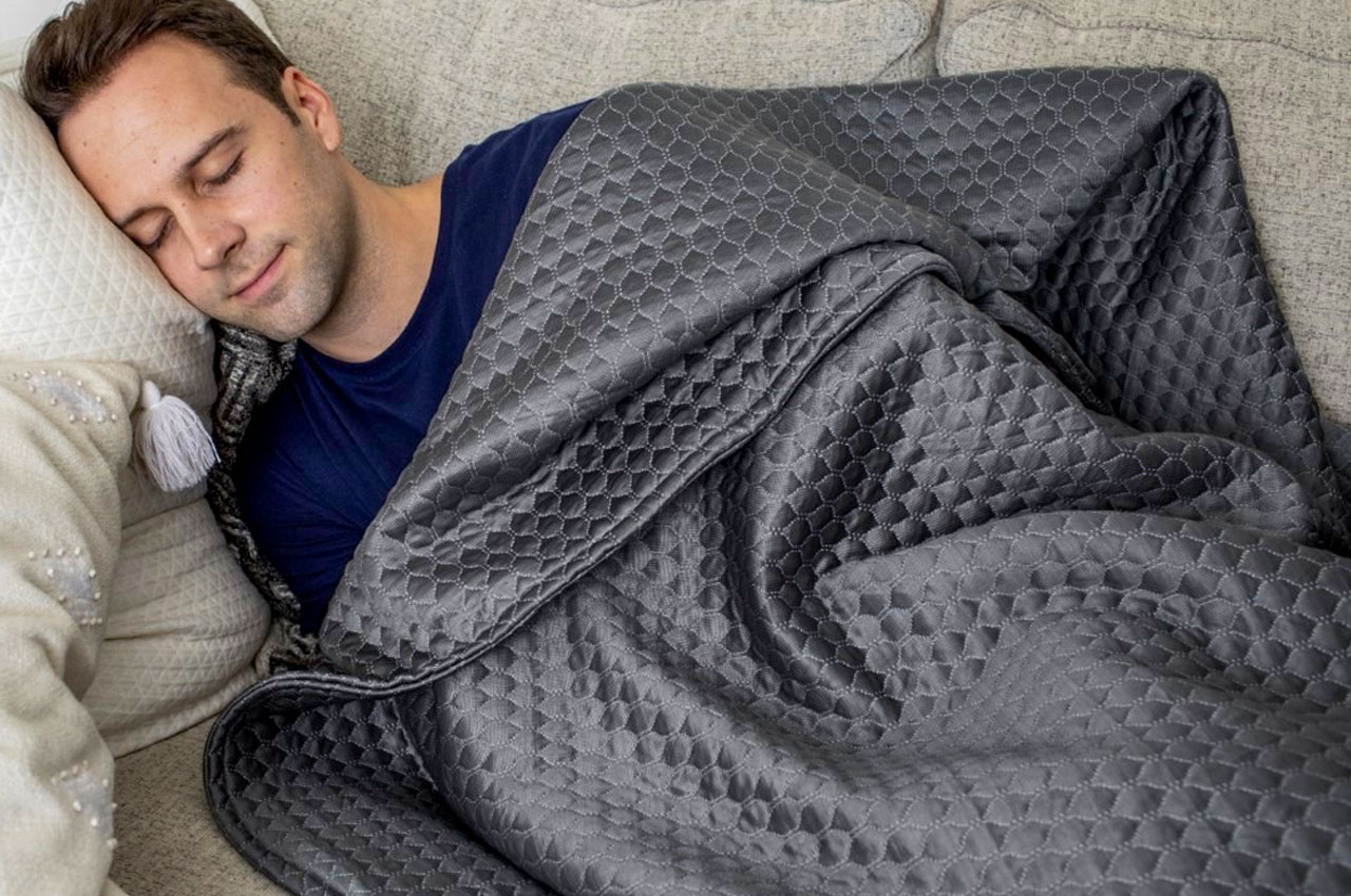 #This Graphene Blanket that can Automatically Regulate Temperature is on a Massive Holiday Sale