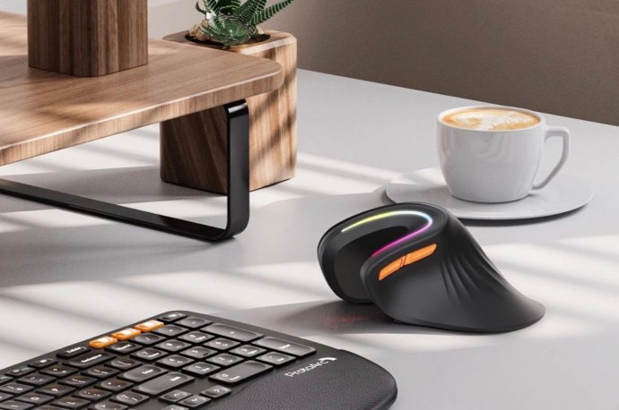 This curved vertical ergonomic mouse helps lessen fatigue on your hand
