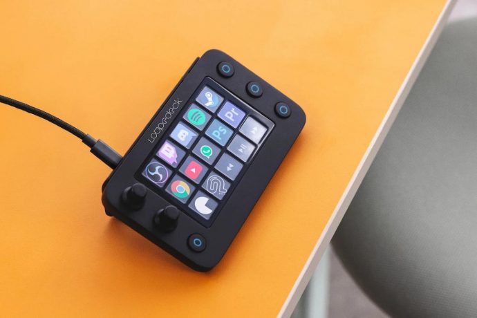 This $149 gadget is a ‘Swiss Army Knife’ for livestreamers, gamers, and designers