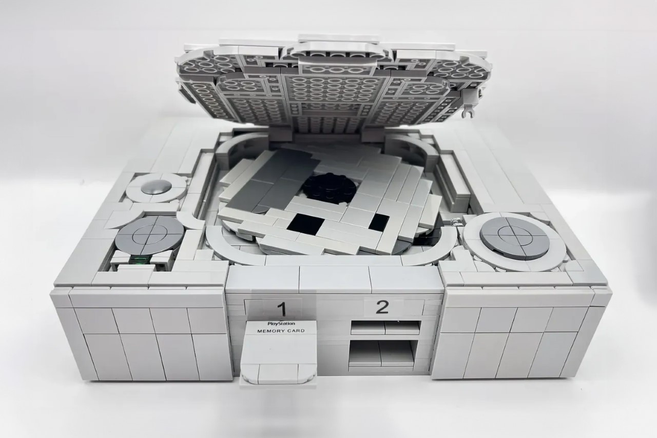 LEGO PlayStation One Tribute: A Nostalgic Pixelated Journey