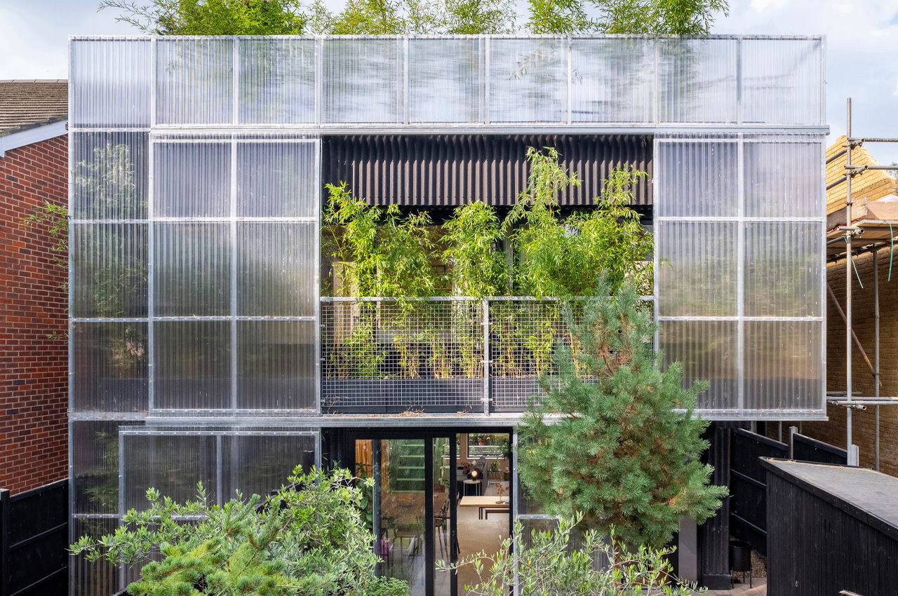 #Ethereal-Looking Light-Filled Home With Lush Greenery Is Awarded UK’s Best New Home In 2023