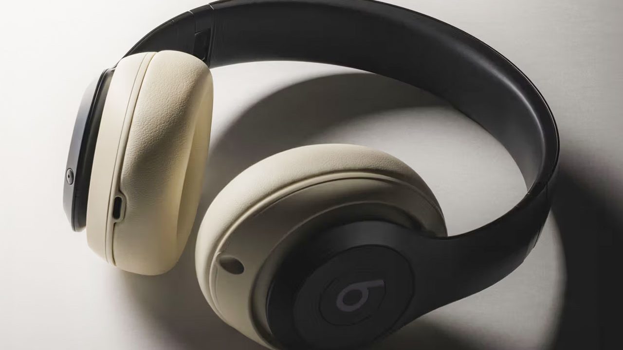 Stussy-Beats-Studio-Pro-2-