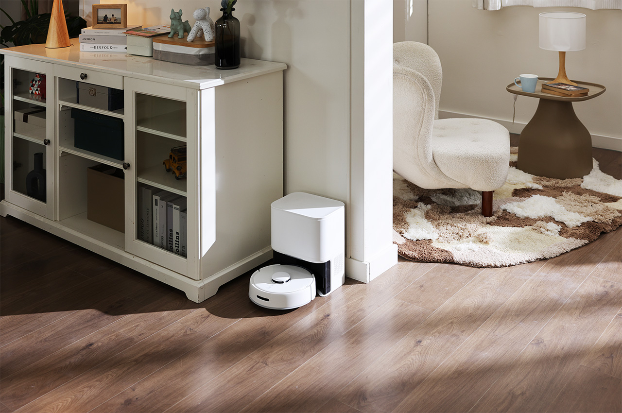 #SwitchBot K10+ Mini Robot Vacuum cleans narrow, hard-to-reach places with ease