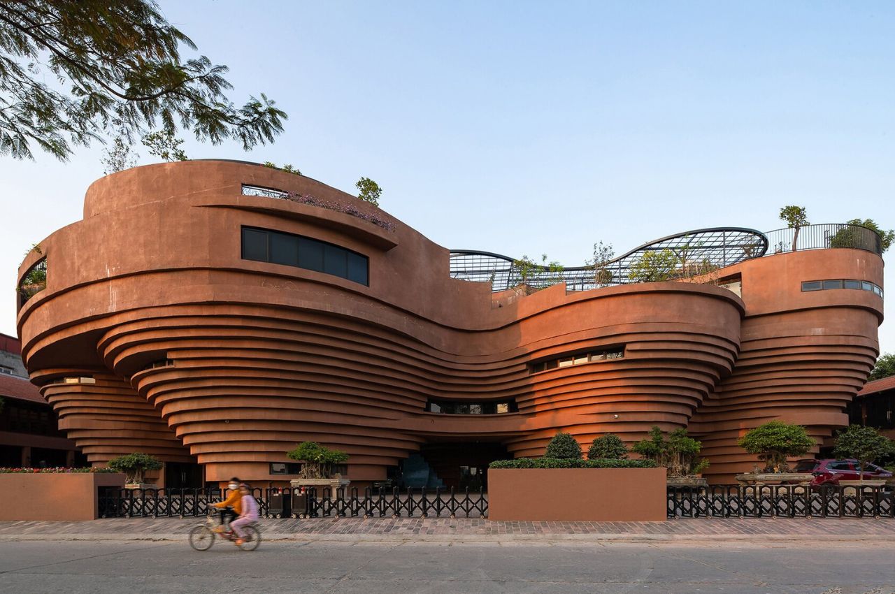 #The Bat Trang Pottery Museum’s Architectural Ode to Tradition Is A Canyon In The City Of Vietnam