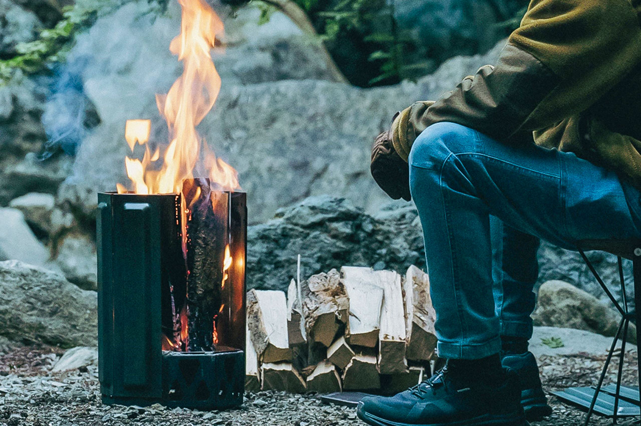 #This Japanese flat-pack fire pit sets up effortlessly and uses a dual combustion system to amplify heat