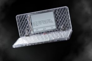 This portable E Ink typewriter reveals its guts to spirit you away to novel worlds
