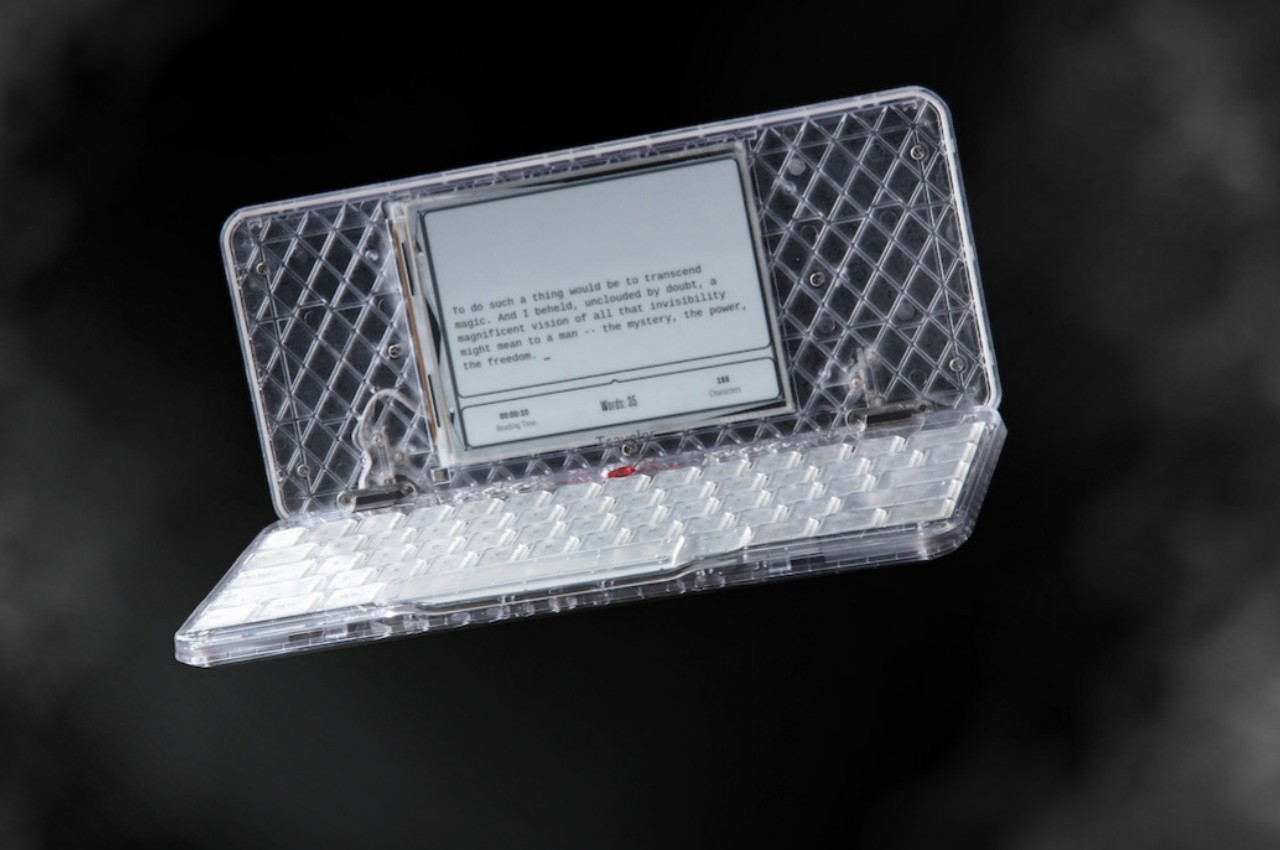 #This portable E Ink typewriter reveals its guts to spirit you away to novel worlds