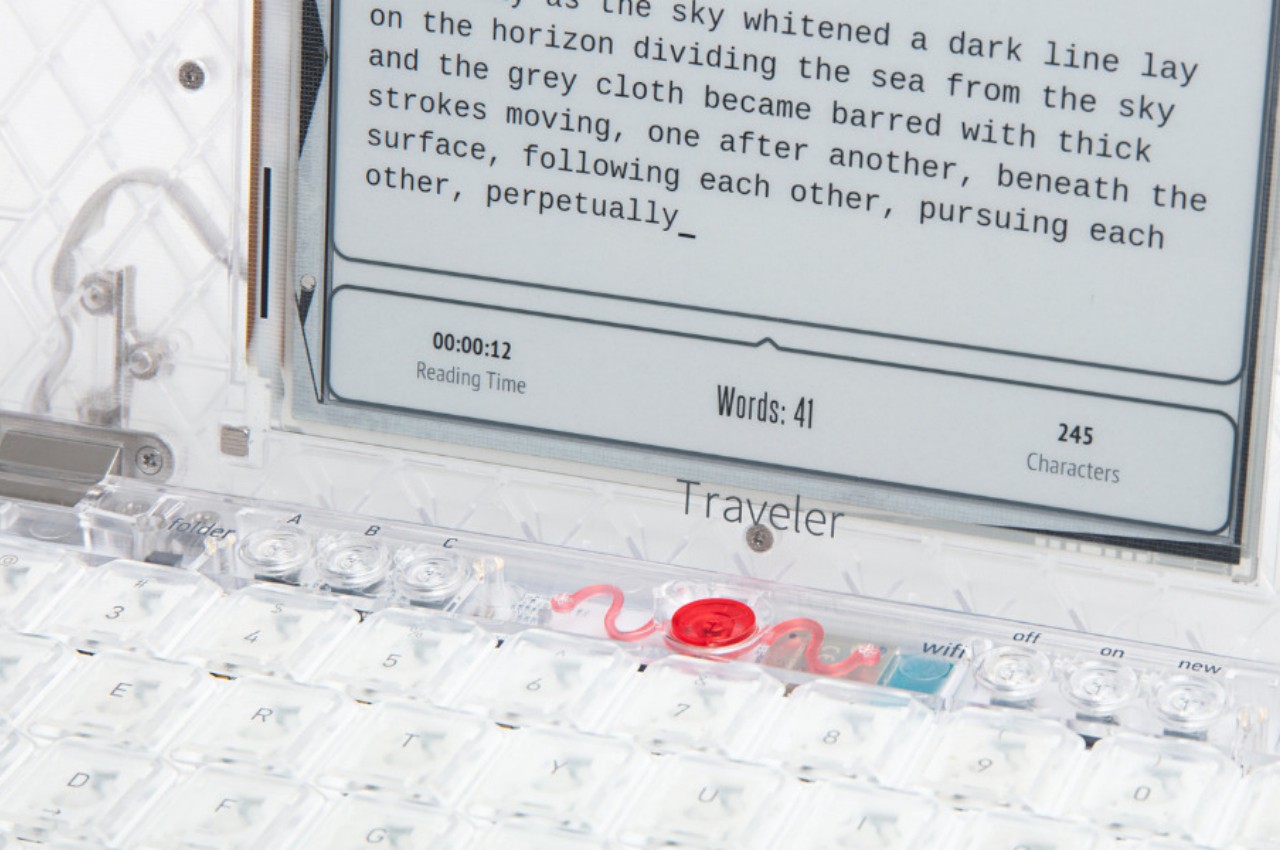 Write Without Distraction With This DIY E-Ink Typewriter - IEEE Spectrum