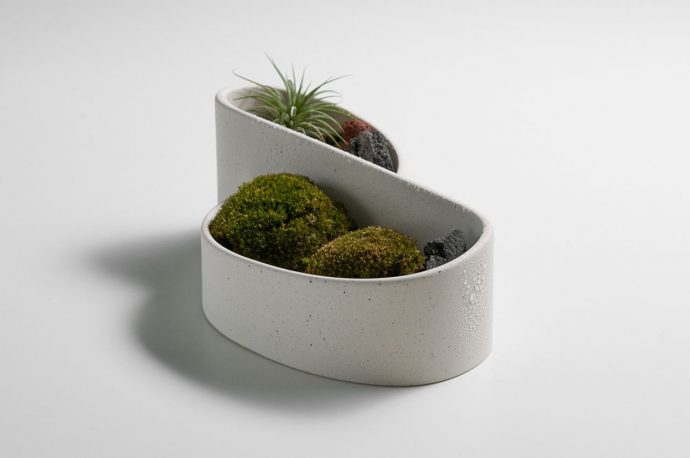 This upcycled planter explores the concept of ‘infinity’ with its cradle-to-cradle approach