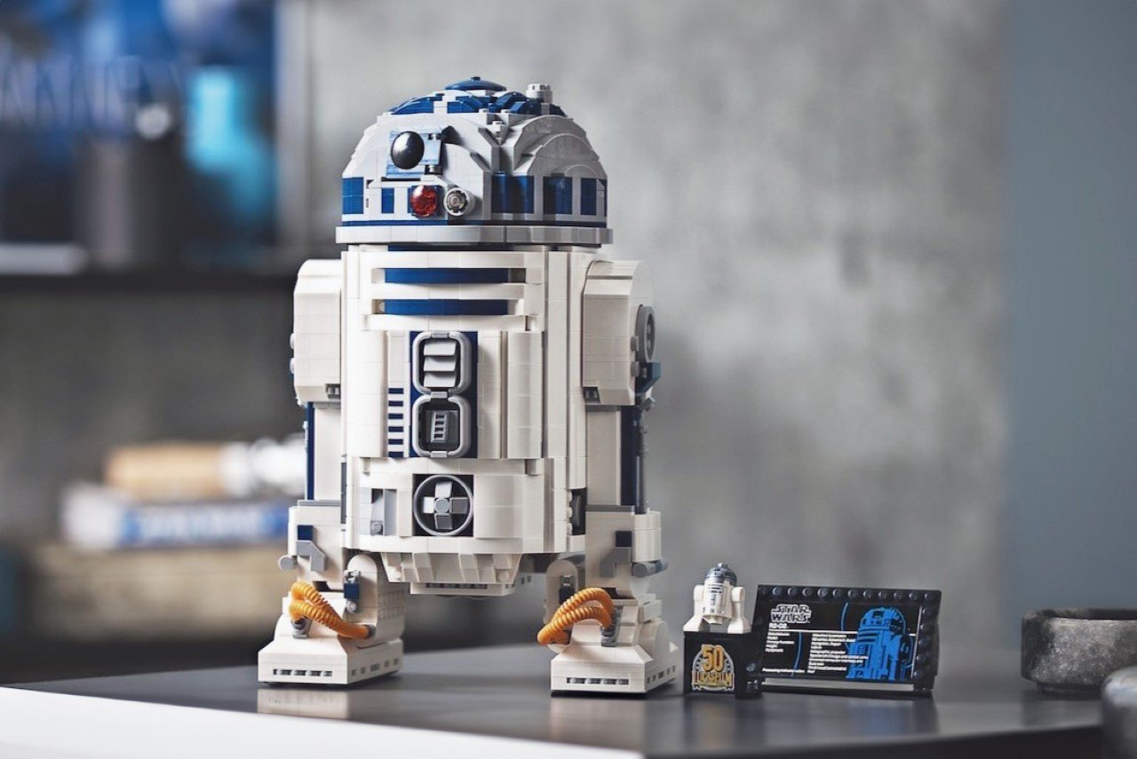 LEGO announces smaller, 1050-brick version of R2D2 to celebrate Star Wars'  25th Anniversary - Yanko Design