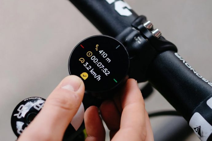 The Beeline Velo 2 is a gorgeously minimal bicycle GPS with a carbon-negative design and Strava support