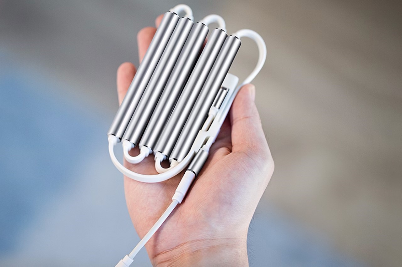 Magnetic Charging Cable with a Built-in Power Bank might be the most GENIUS Smartphone Accessory