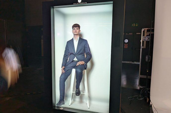 Holobox hologram-in-a-box could supercharge meetings and presentations