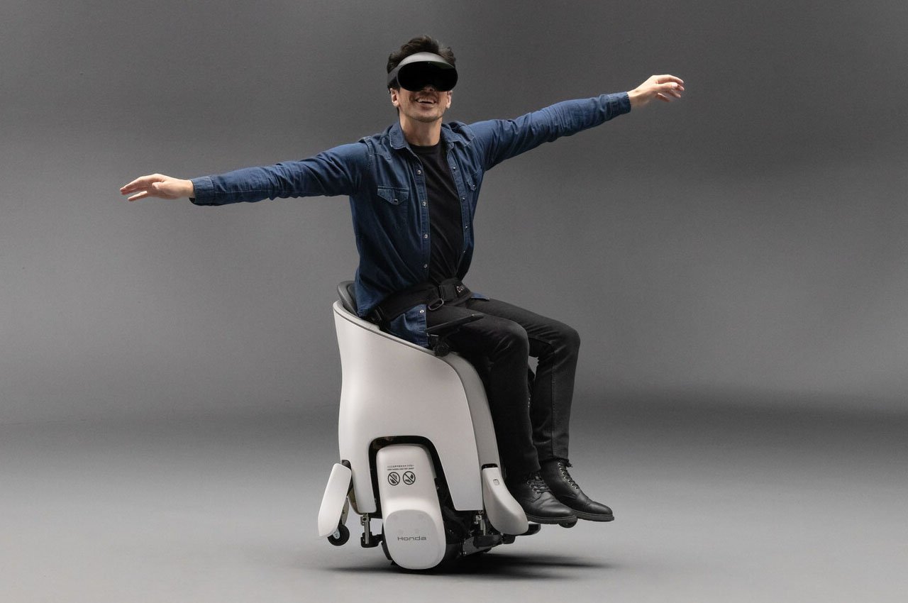 #Honda UNI-ONE wheelchair finds innovative use in VR worlds as extended reality mobility experience