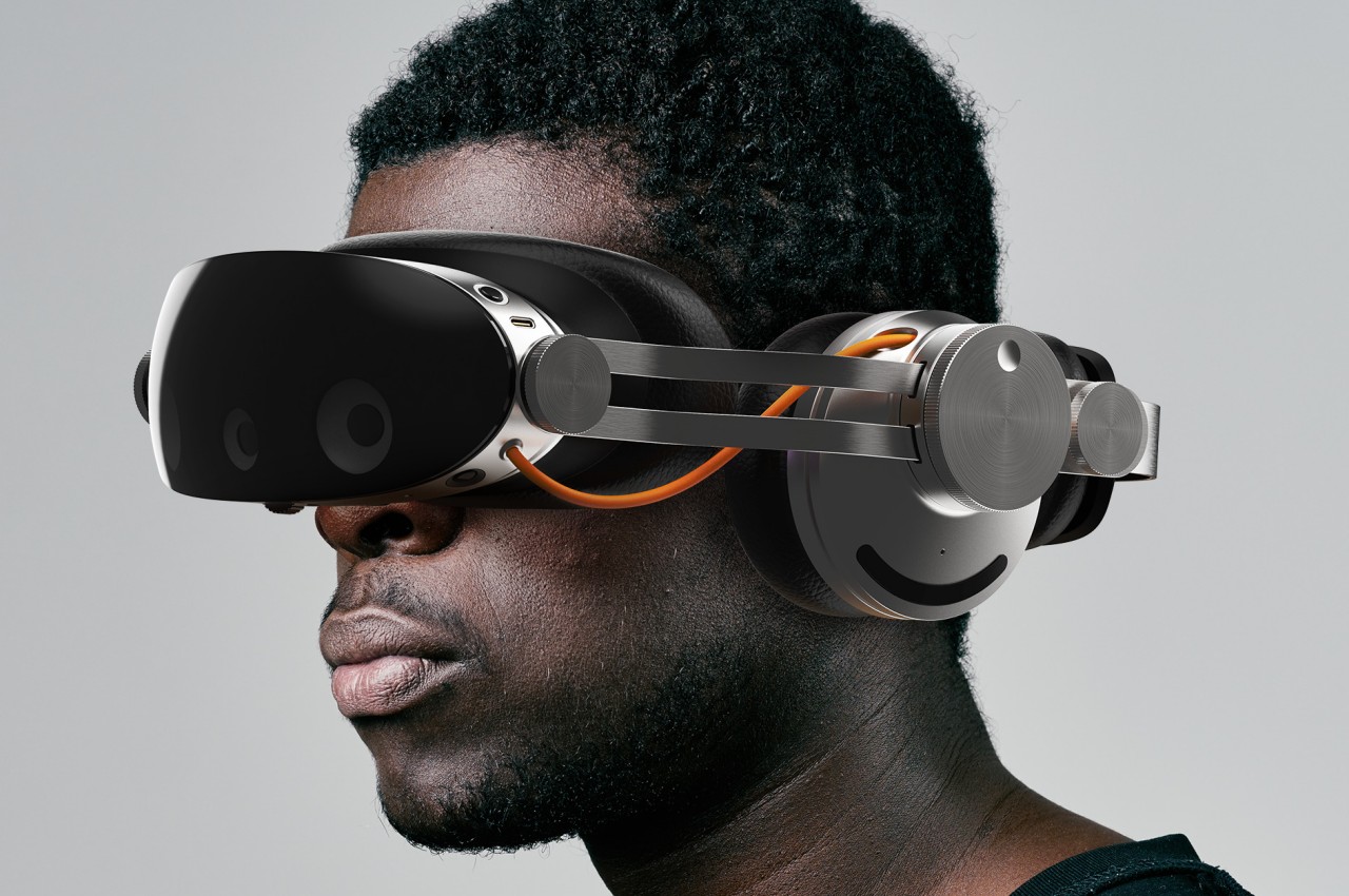 #Mixed reality headset bucks design trends for a complete audiovisual experience