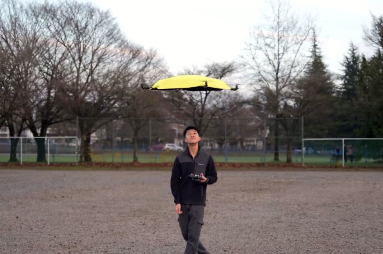 #The Future Is Here! Introducing Flying Umbrellas To Take Convenience To The Next Level
