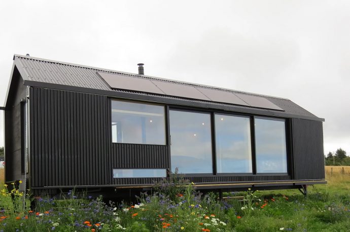 Little Shed-Inspired Home Is All Set To Offer You A Cozy Rural Off-Grid Lifestyle