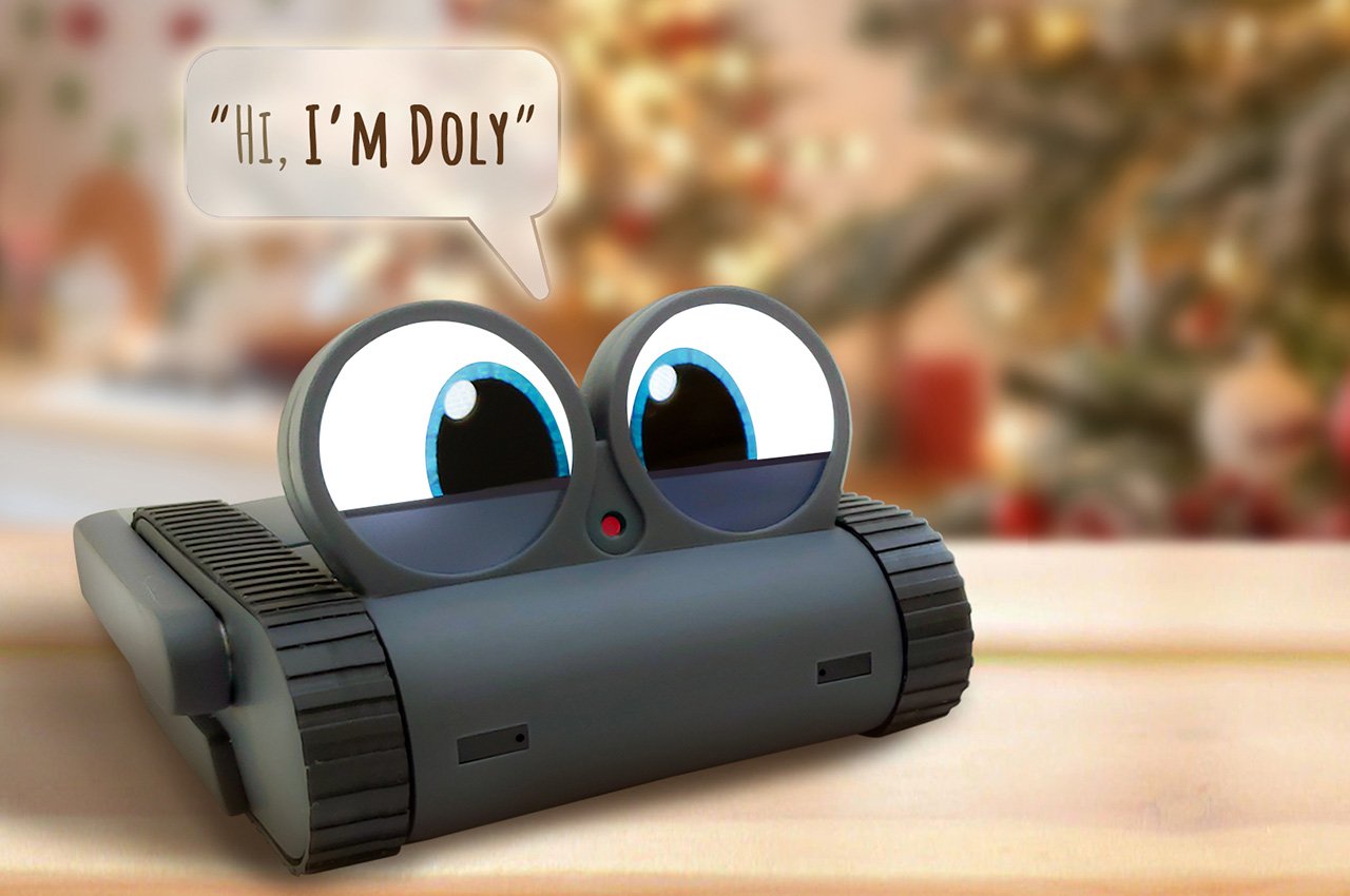 #This WALL-E-inspired tabletop robot has artificial intelligence and a friendly personality