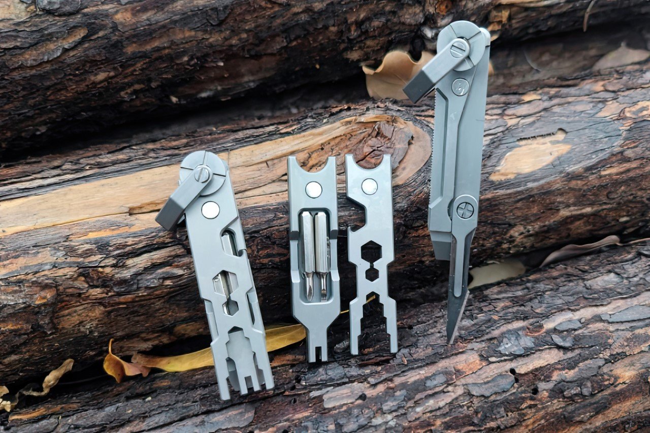 #This 6-in-1 Titanium Multitool comes handy in every tactical, outdoor, and emergency scenario