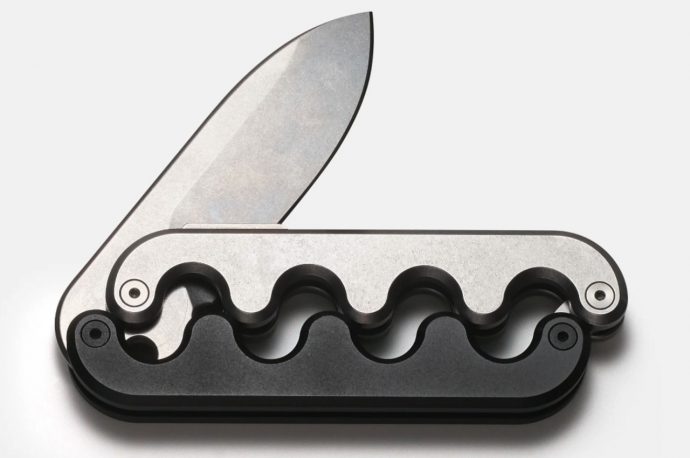 Designed after a serpent, the Craighill Sidewinder pocket knife is an eye-candy for the collector