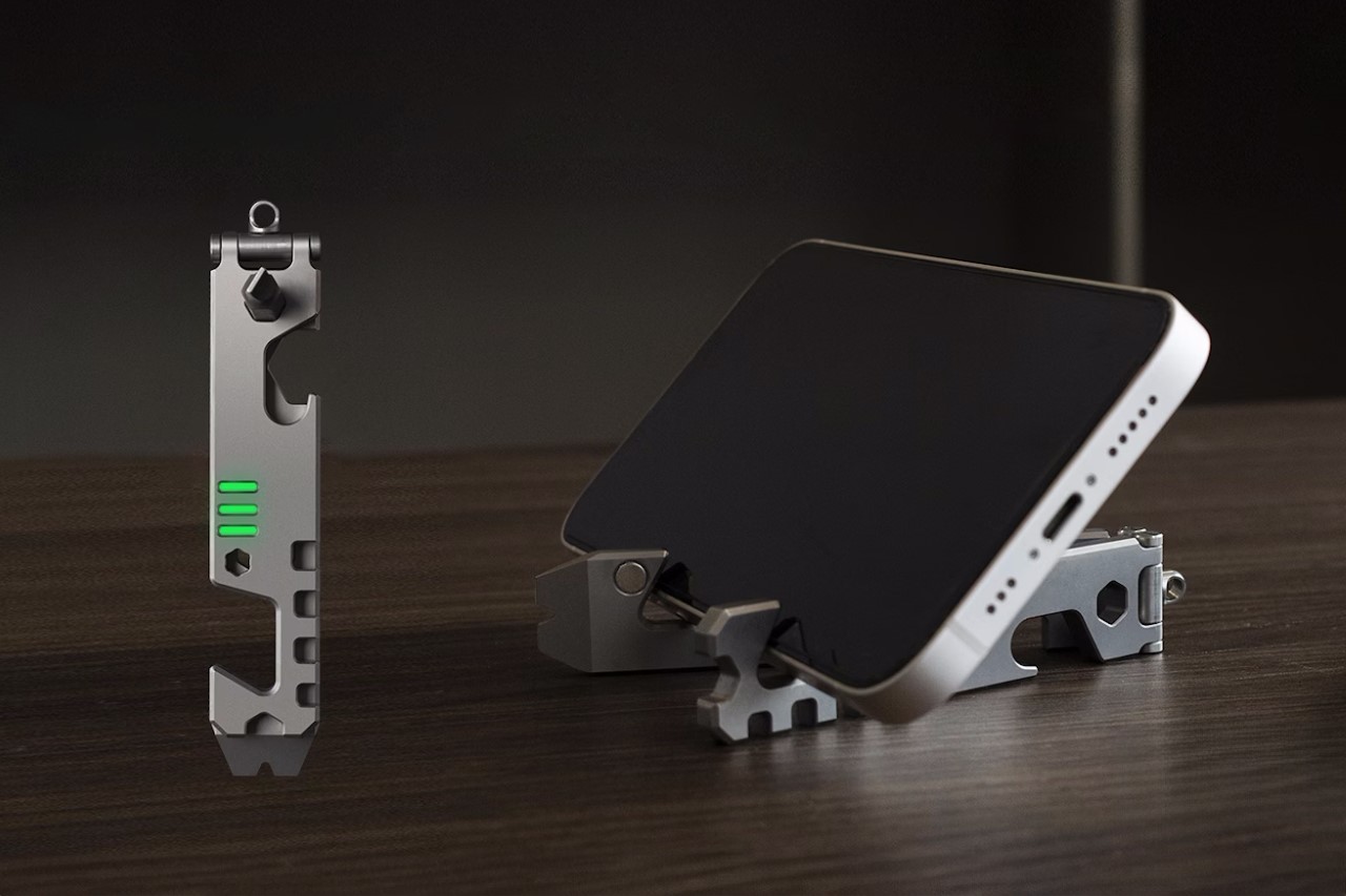 #This 11-in-1 Titanium EDC Multitool Also Transforms Into A Phone/Tablet Stand