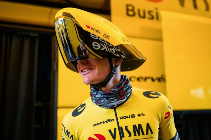 Hilarious-looking Bicycle Helmet Gives You Bullet-like Aerodynamics… But Is It Worth it??