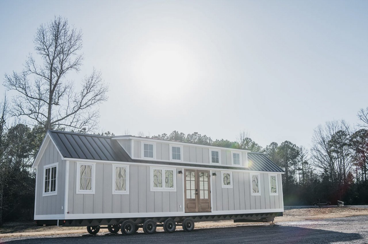 #The Denali XL Bunkhouse Is A Spacious Tiny Home That Can Easily Sleep Six People