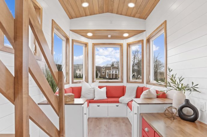 The Honeylion Tiny Home Has A Flexible Layout To Let You Host Dinner Parties
