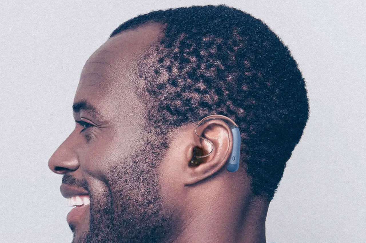 #This stylish hearing aid inspired by open earbuds blends ergonomics and functionality