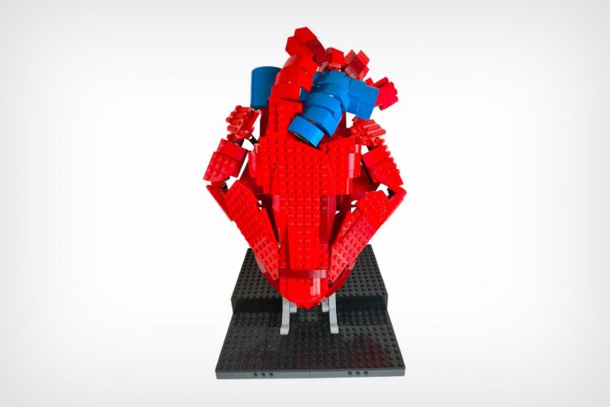 This LEGO Mechanical Heart Beats Just Like A Real Heart Would