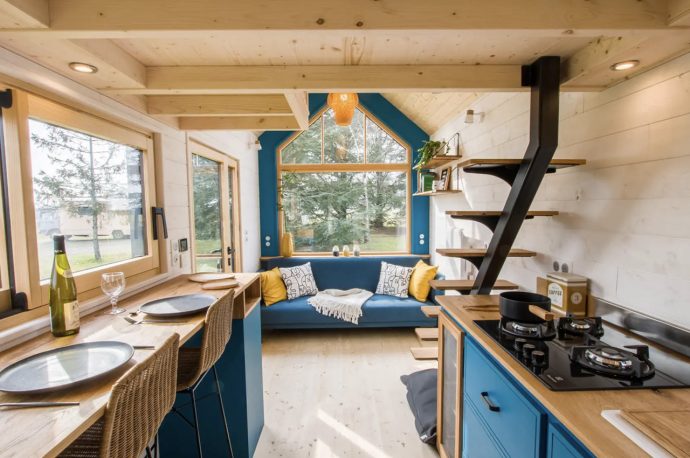 The Chicorée Tiny Home Is A Flexible House With Cushy Cabin-Like Interiors