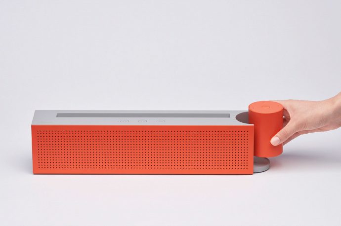 This modular LP player with detachable controller is modernized digital player for your vinyl collection