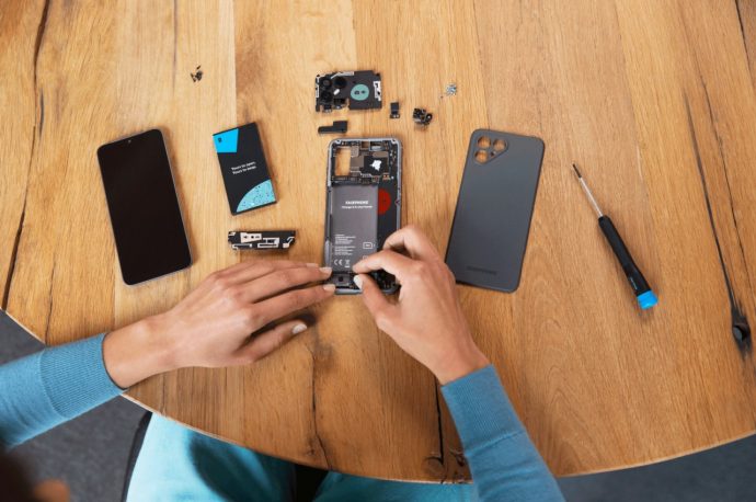 How Repairable Phones Benefit the Environment, Consumers, and Business Alike