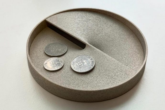 Spiral Storage Tray concept shows a minimalist way of organizing small things
