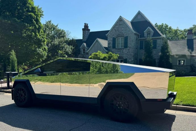 Why this Chrome-Finished Tesla Cybertruck is a Big Risk for Pedestrians and Drivers