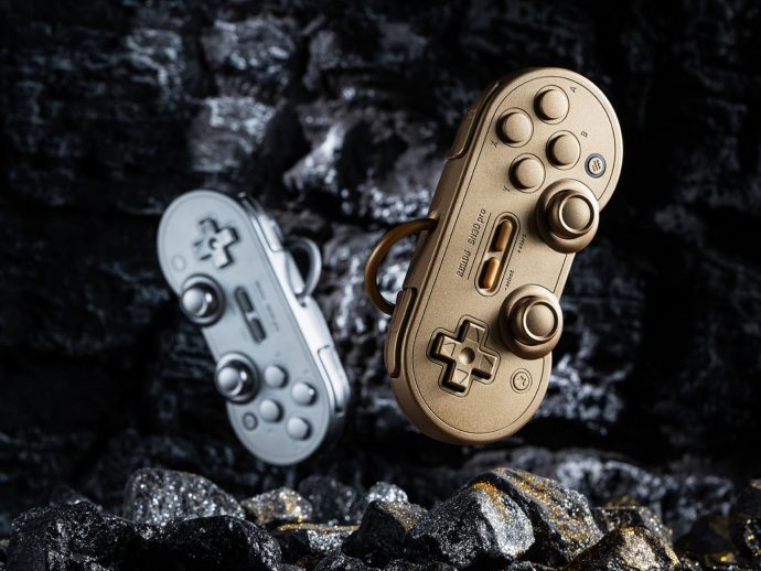 8BitDo SN30 Pro Gold and Silver controllers are as heavy as they look