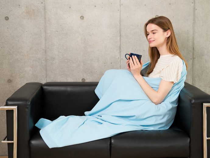 Stay Cool Without AC: This Blanket’s Cutting-Edge Cooling Fibers can lower Body Temp by 60°F
