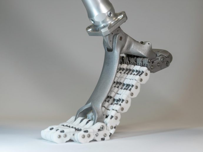 Revolutionary Prosthetic Foot achieves human-level flexibility and grip without motors or electronics