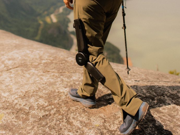 This pair of hiking pants with adjustable & motorized carbon fiber module lets you climb with less muscle fatigue