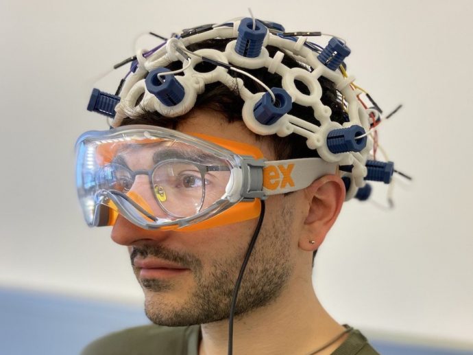 Ground-breaking headset uses targeted light pulses to cure depression without medicines or surgery