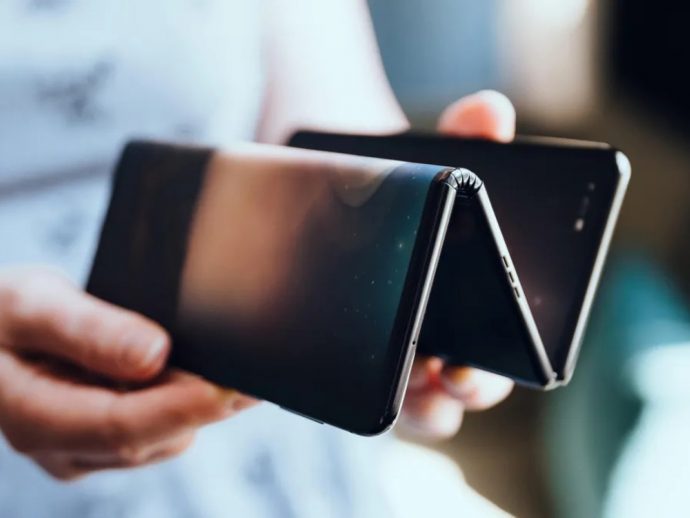 Huawei’s latest Tri-Fold Smartphone Concept creates an IMPOSSIBLE Task for Phone Case Makers…