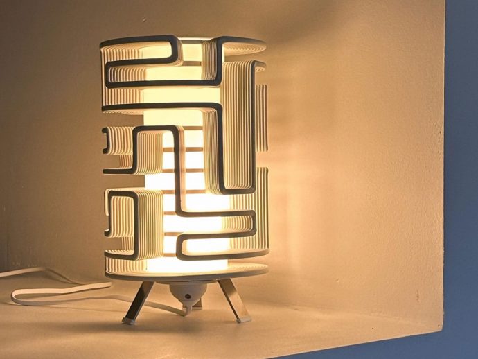 Mesmerizing 3D printed lamp has a maze-like design that is never repeated